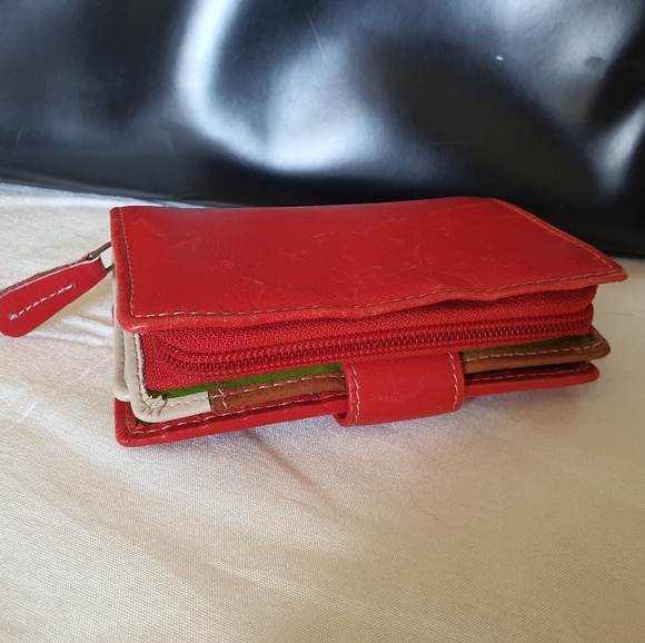 Gavino Italian Leather Wallet - Picture 16 of 16